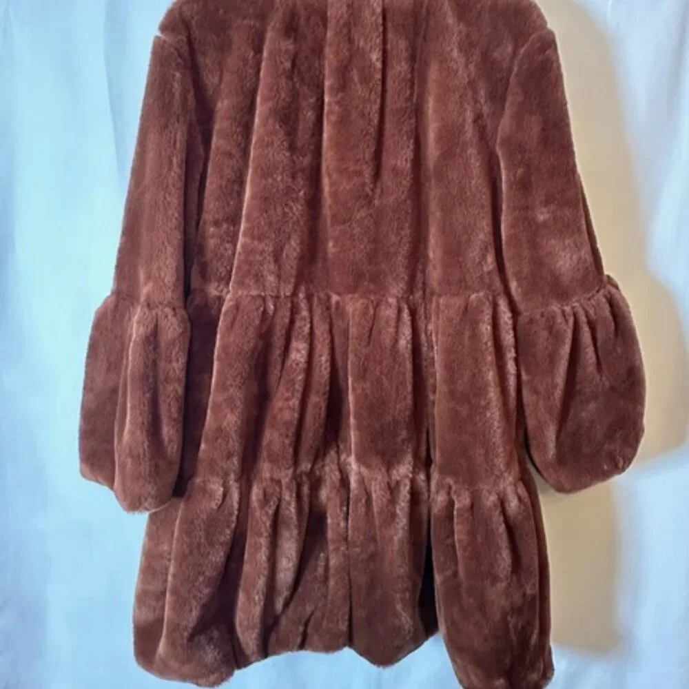 Lightweight brown jacket -- elegant, cozy, and versatile - Picture 2 of 6